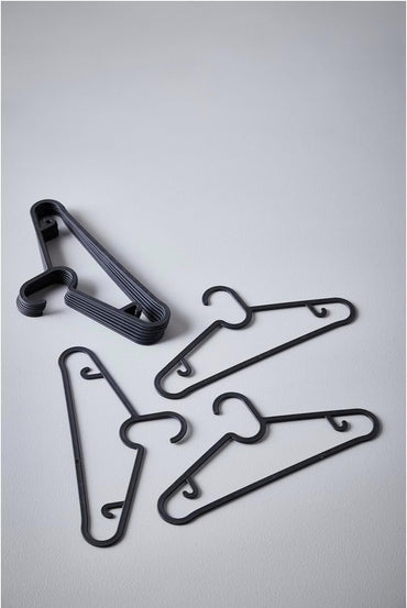 Lightweight Hangers Flexible Sturdy Black (20 Pack)
