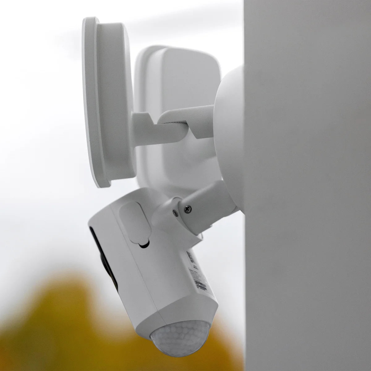 Lorex 2K Floodlight Wi-Fi Camera with 4K Spotlight Security Camera