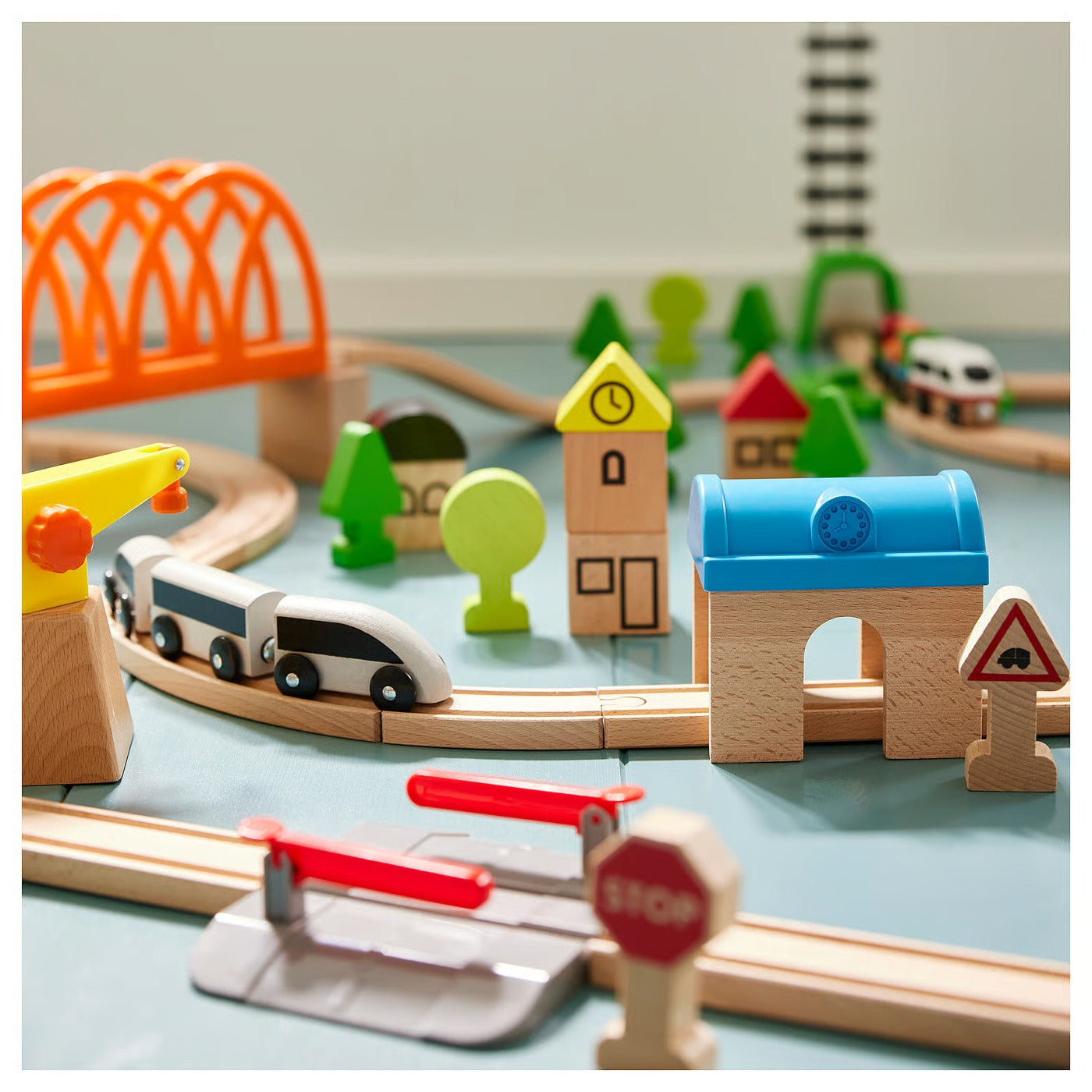 (45-piece) IKEA LILLABO  train set with track