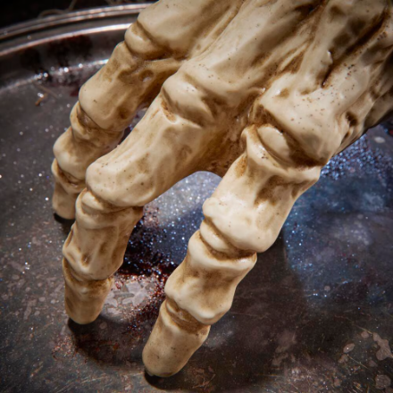 ANIMATED Crawling Skeleton Hand