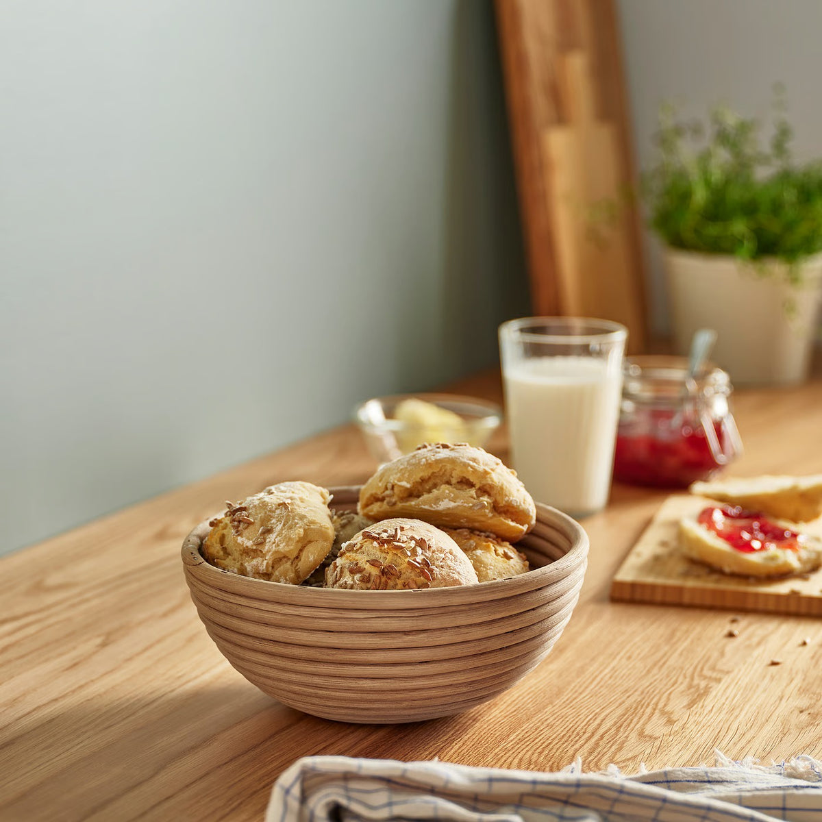 IKEA BANDSLÄTTING Bread basket, rattan, 22 cm (9 ")