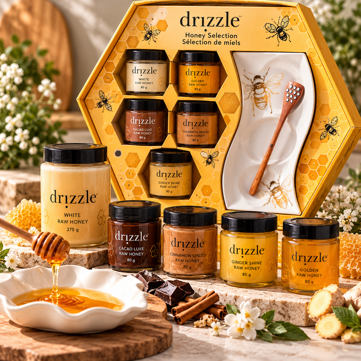 Drizzle Raw Honey Gift Set, 5 Flavour Gourmet Honey Collection, 695 g Total, White, Golden, Cacao Luxe, Cinnamon Spiced & Ginger Shine Honey, Includes Ceramic Serving Dish & Wooden Honey Dipper