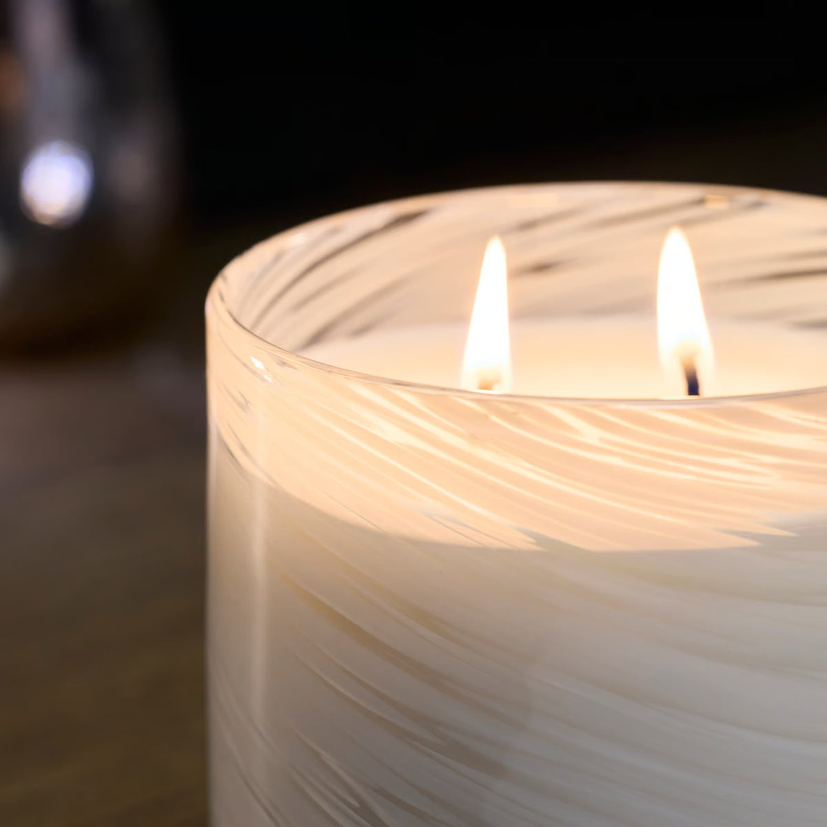 IKEA KRONSÅNGARE Scented candle in glass, 2 wicks, Vanilla/swirls white, 50 hr