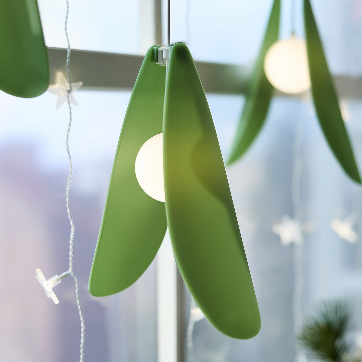 IKEA STRÅLA LED Decorative Hanging Light, Mistletoe Green, 27 cm, Warm White Holiday Lighting