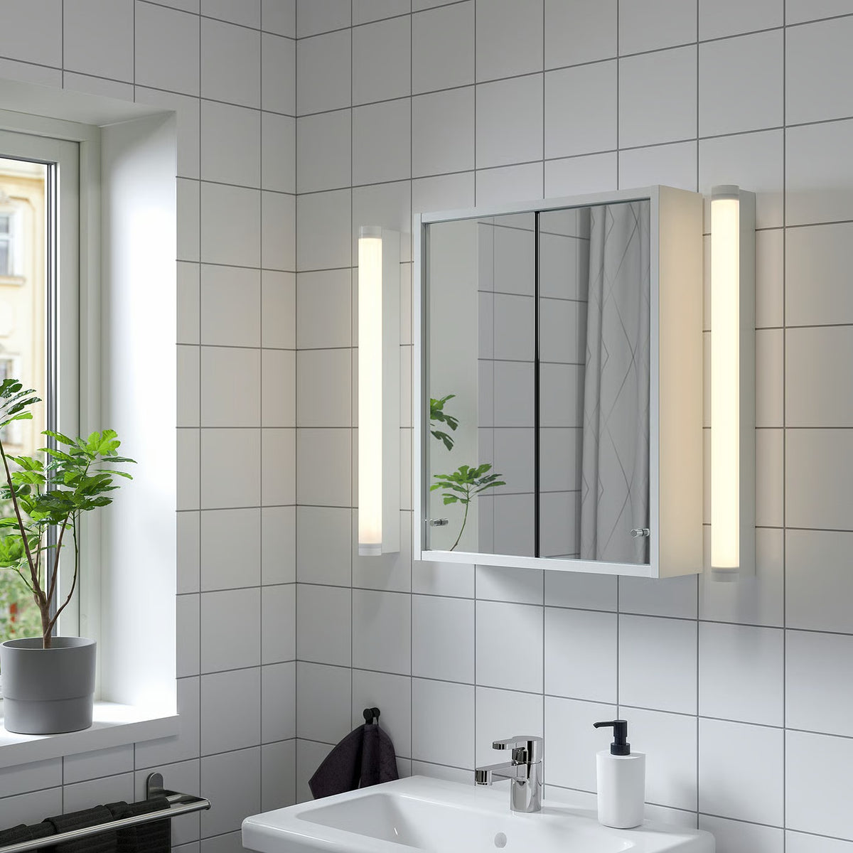 IKEA NYSJÖN Mirror cabinet, white, 50x60 cm (19 5/8x23 5/8 ")