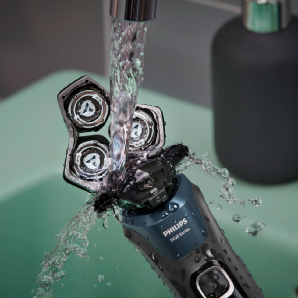 Philips Series 5000 Wet & Dry Electric Shaver (S5889/60) with Quick Clean Pod