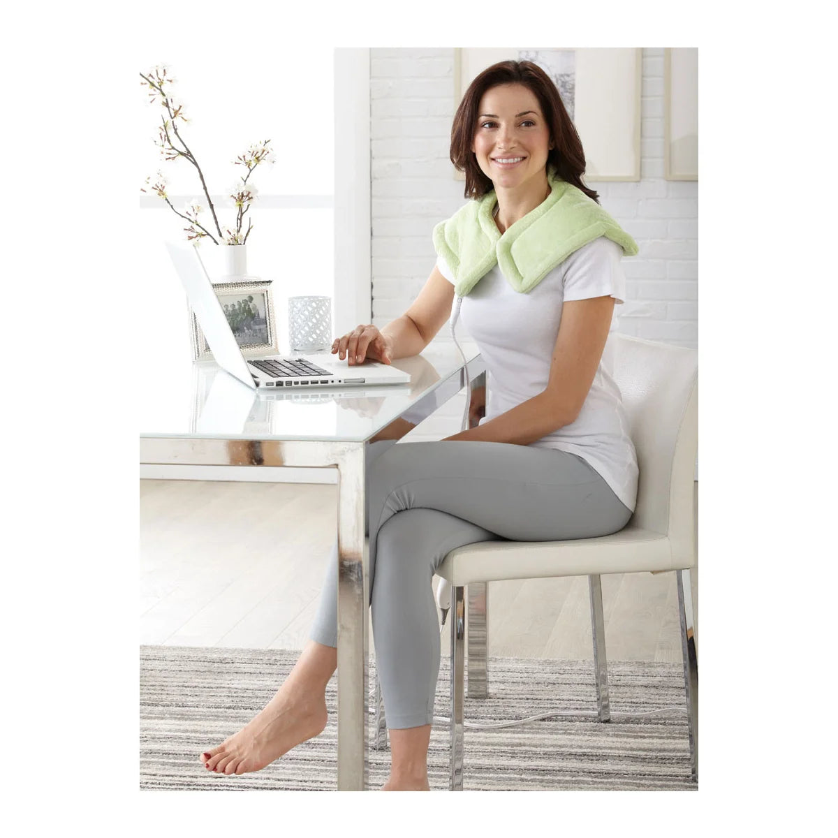 Sunbeam Renue Neck and Shoulder Heating Pad with Moist Heat Option - Green