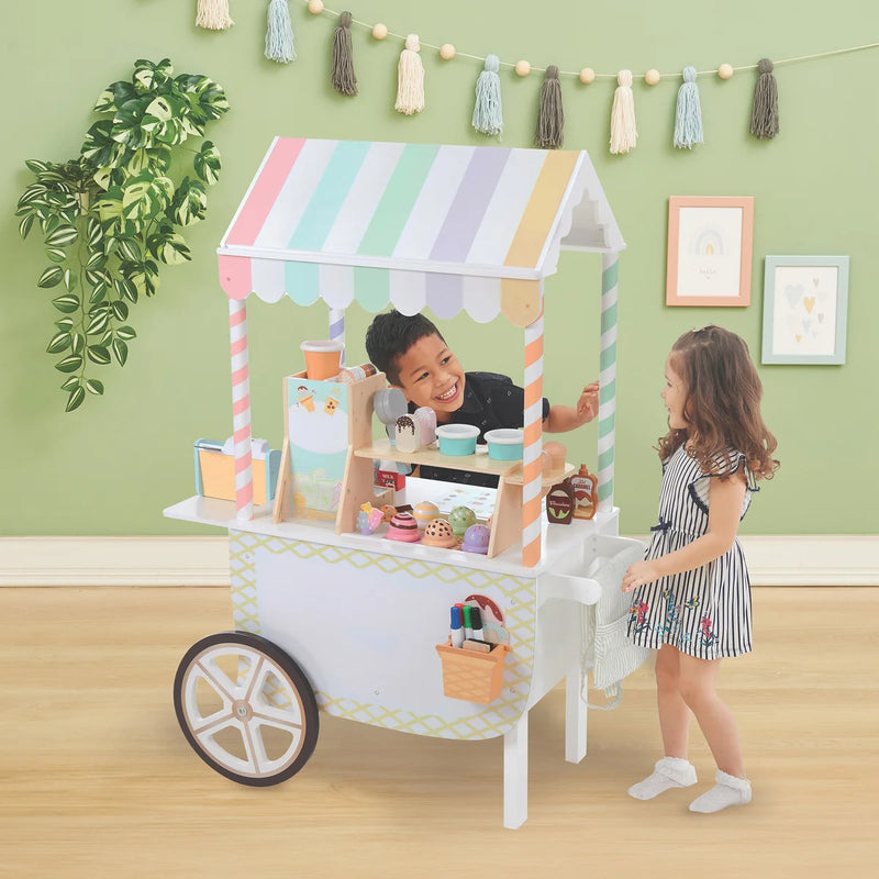 Chariot à glaces en bois sur roues