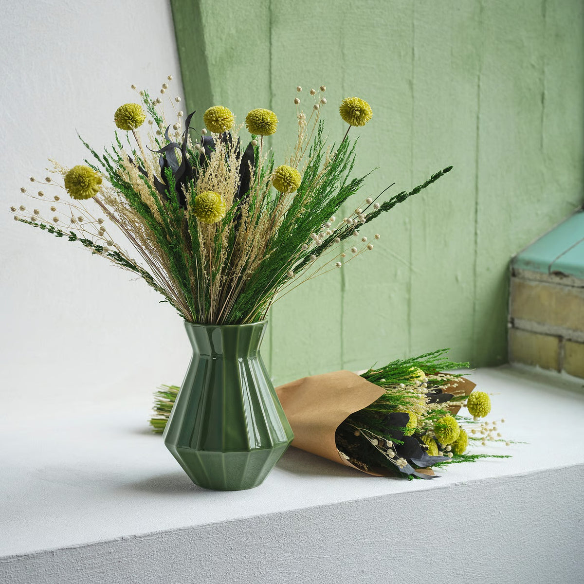 IKEA MÄVINN Mixed Dried Flower Bouquet, Green &amp; White, 40 cm (15¾ Inch), Natural Decorative Floral Arrangement, Dried Botanical Stems for Living Room, Bedroom, Dining Table &amp; Home Décor