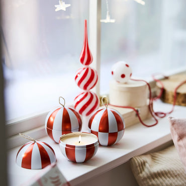 IKEA VINTERFINT Spiced Delight Scented Candle in Metal Cup, Red & White Christmas Bauble Design, 28-Hour Burn Time, Decorative Holiday Candle with Reusable Metal Container for Home Décor