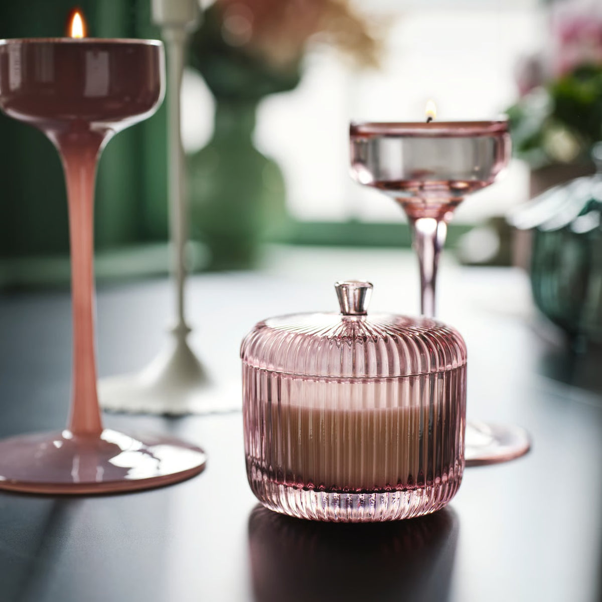 IKEA SNÖSISKA Tonka & Orange Blossom Scented Candle in Pale Pink Glass Jar with Lid, 2-Wick Decorative Candle, 20-Hour Burn Time, Reusable Container for Bedroom, Living Room & Home Décor