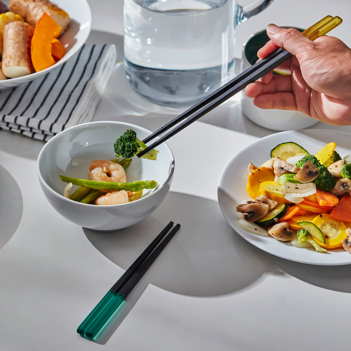 IKEA ÅRFENHAJ Chopsticks, 8 Pairs (16 Pieces), Multicolour Reusable Asian Dining Chopsticks Set, Non-Slip Square Design, Colourful Tips, Adult & Kids Chopsticks for Sushi, Noodles, Rice & Everyday Meals