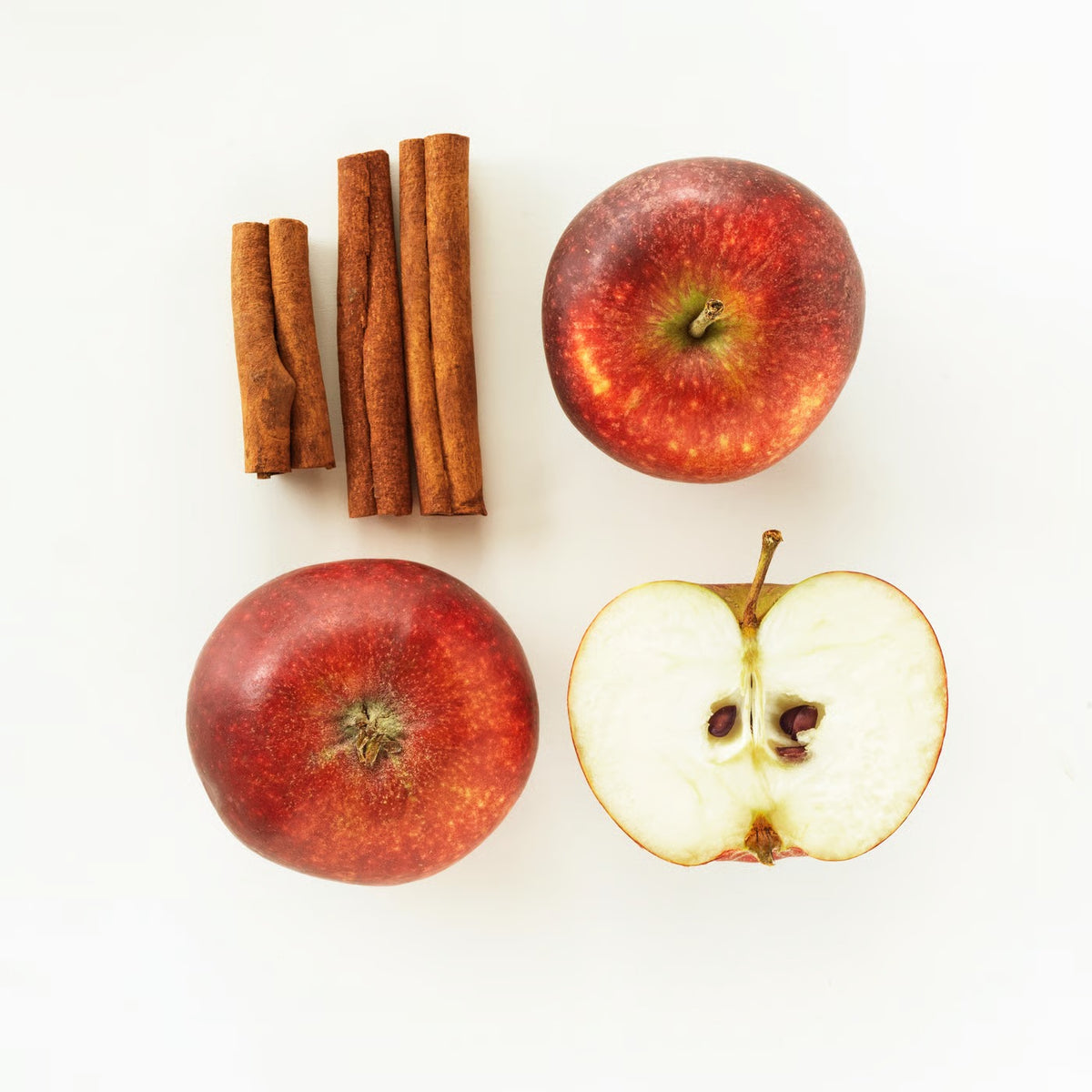 IKEA VINTERFINT Apple-Shaped Scented Candle with Lid, Red, Apple & Cinnamon Fragrance, 24-Hour Burning Time, 8 cm (3 ¼ ") Diameter, Decorative Candle in Reusable Container for Christmas, Holiday Décor, Home & Gifts