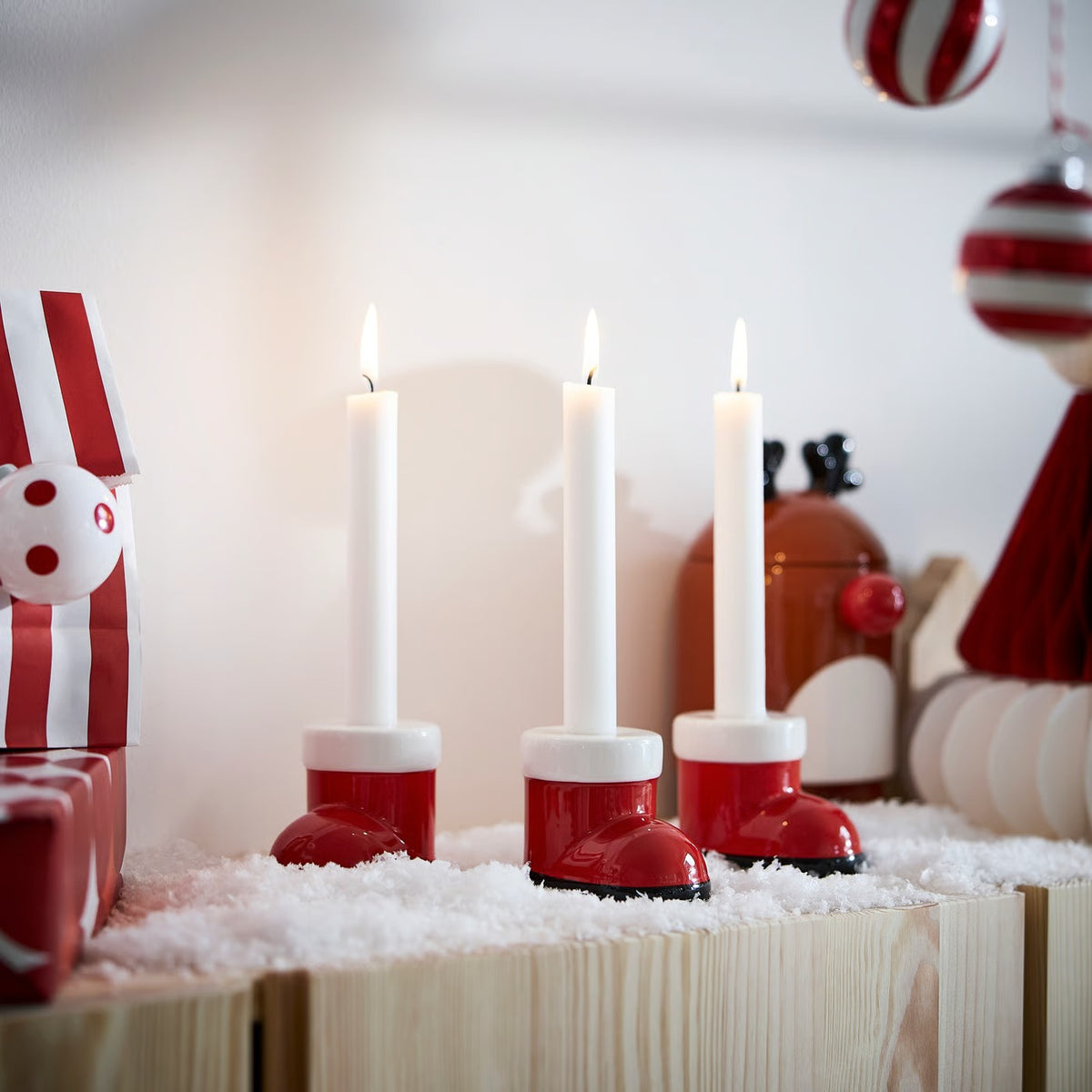 ( 4 Pack) IKEA VINTERFINT Santa Boot Candlesticks, Red & White Christmas Candle Holders, Festive Santa Claus Boot Decorations, Holiday Table Centrepieces for Dining Table, Fireplace Mantel & Home Décor