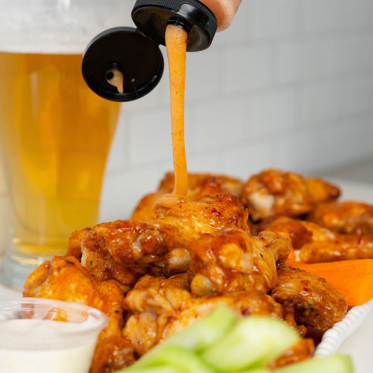 Drizzle Hot Raw Honey, 4-Pack × 330 g (1.32 kg Total), Canadian Chili-Infused Honey, Sweet & Spicy Natural Honey Sauce, 1800 Scoville Heat, Perfect for Pizza, Chicken Wings, BBQ, Cheese, Marinades & Glazes