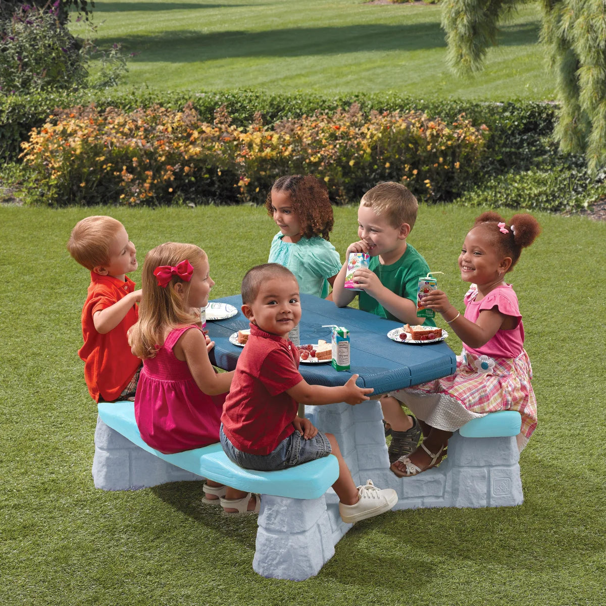 Picnic Table with Umbrella